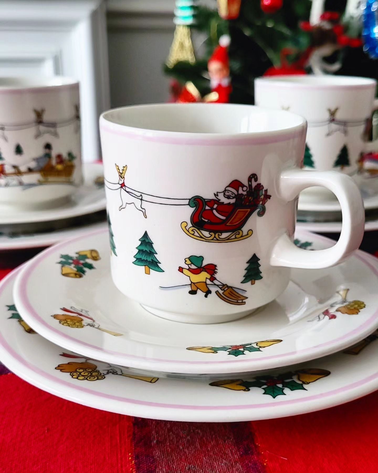 Conjunto de Porcelana Natalino com 9 Peças