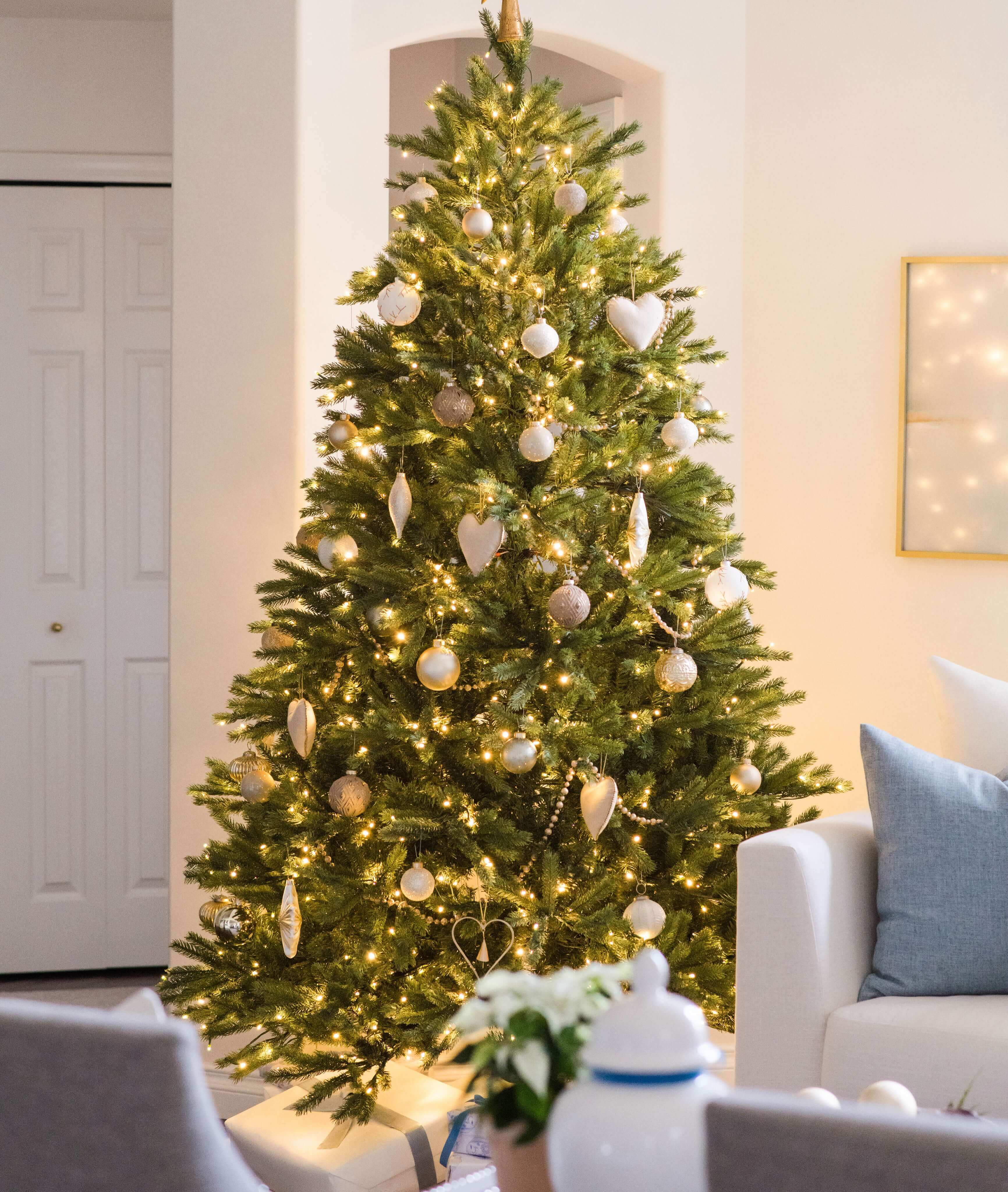 Árvore de Natal Artificial King Fraser Fir com 750 Luzes LED Branco Quente