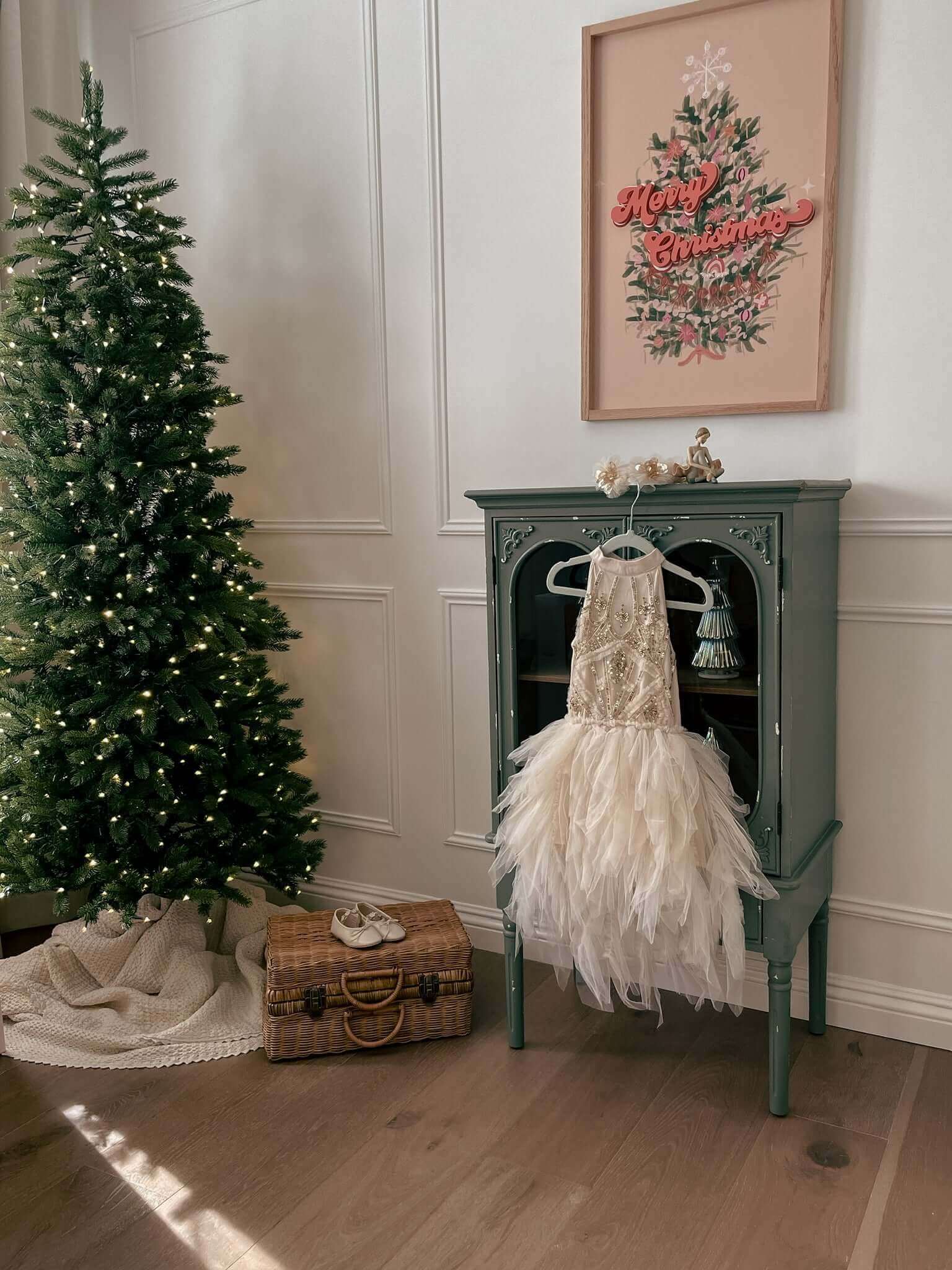 Árvore de Natal Artificial King Fraser Fir Slim com 750 Luzes LED Dual Color (Branco Quente & Multicoloridas)