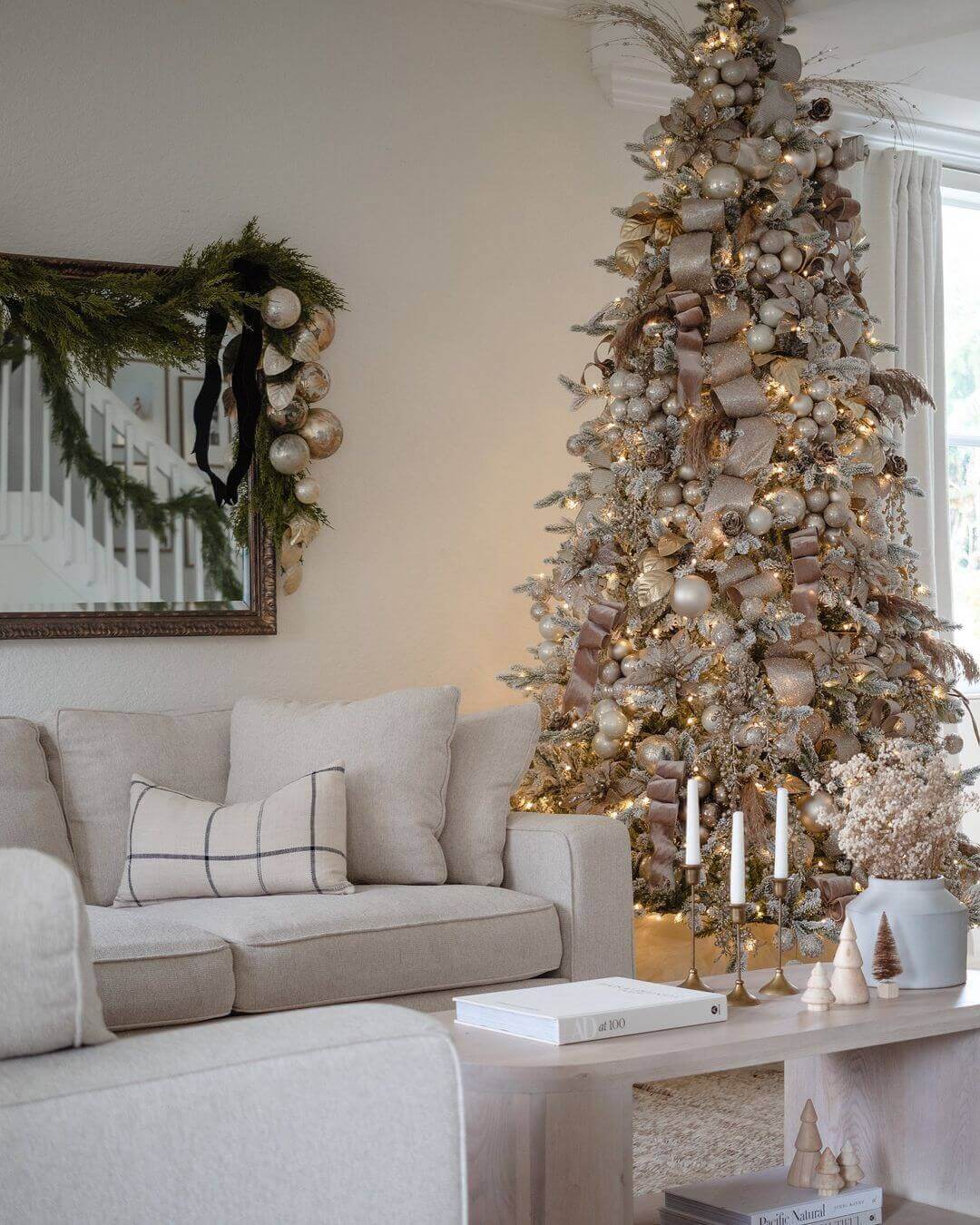 Árvore de Natal Artificial Queen Flock® com 800 Luzes LED Brancas Quentes