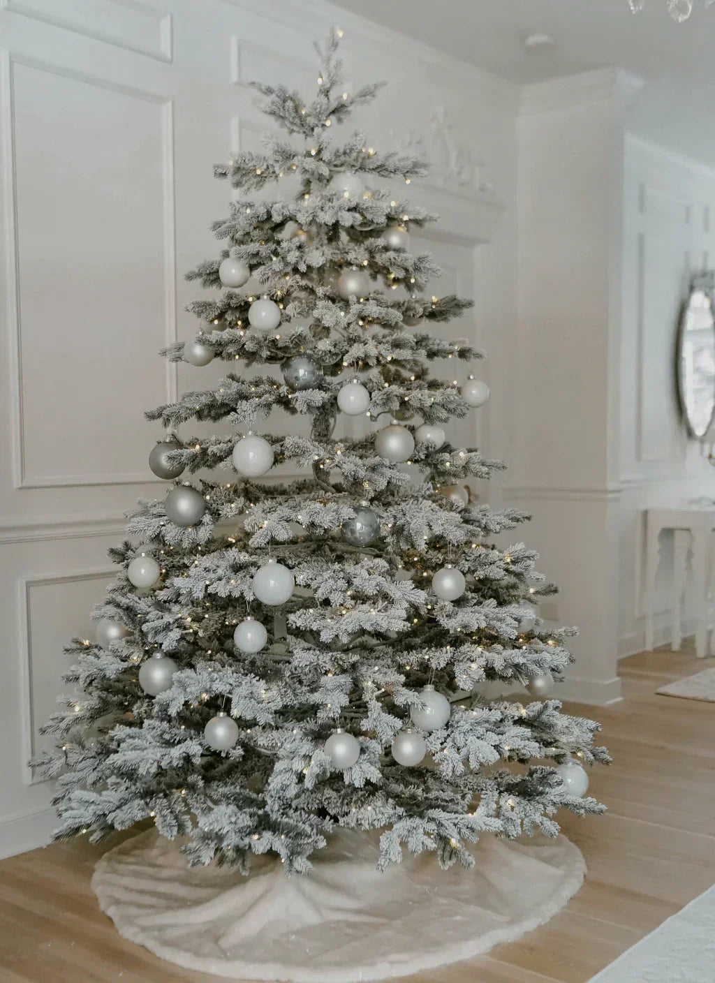 Kit 24 Bolas de Natal 8cm Essenciais (Branca)