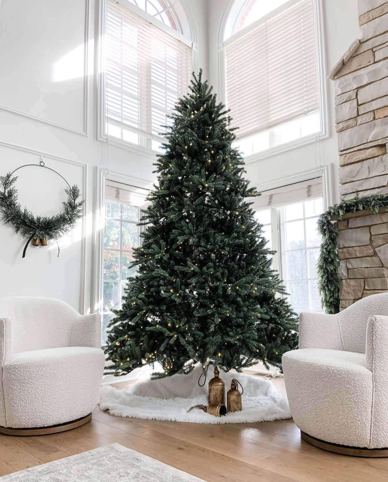 Árvore de Natal Artificial King Fraser Fir com 750 Luzes LED Branco Quente