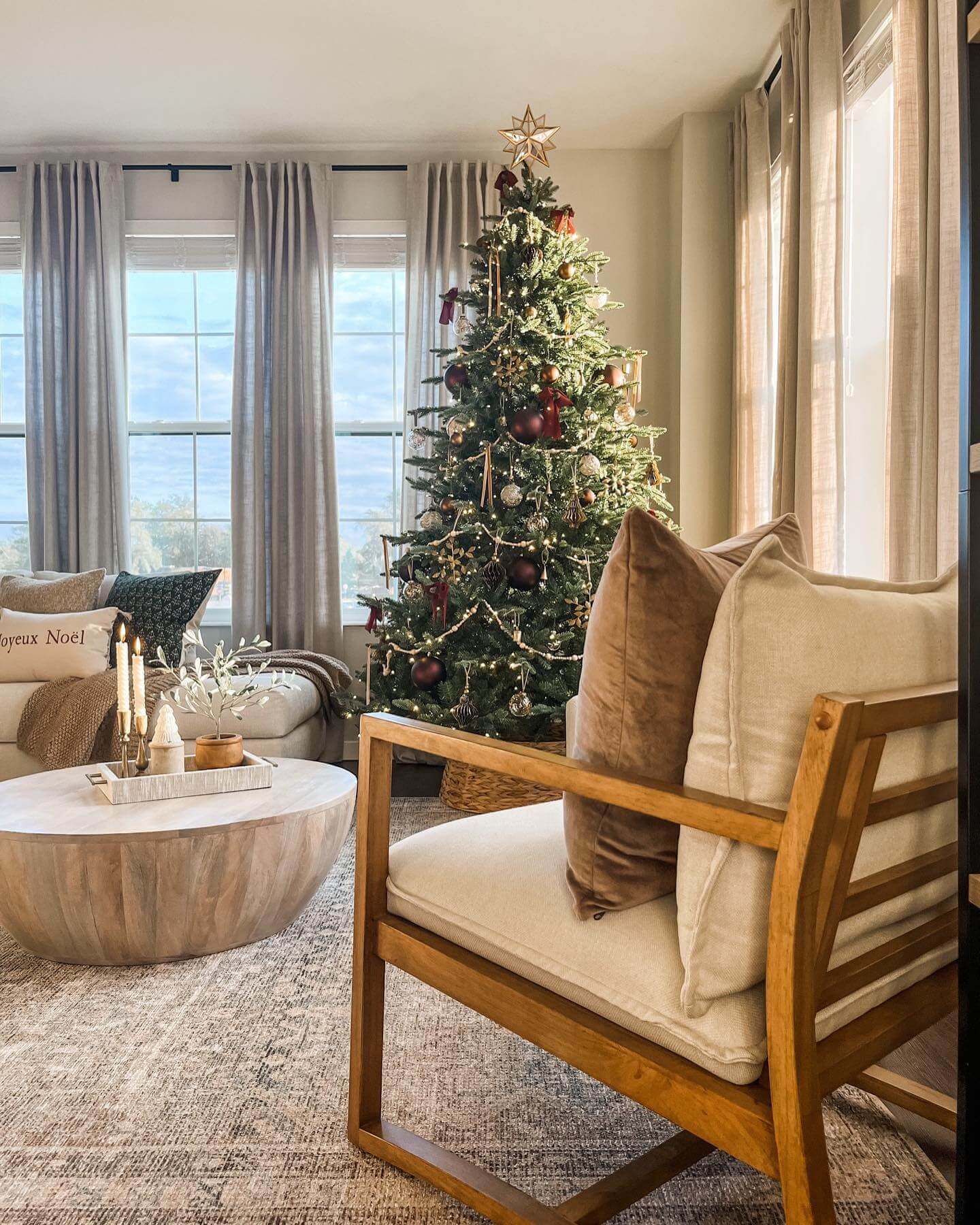 Árvore de Natal Artificial Alpine Fir com 800 Luzes LED Branco Quente