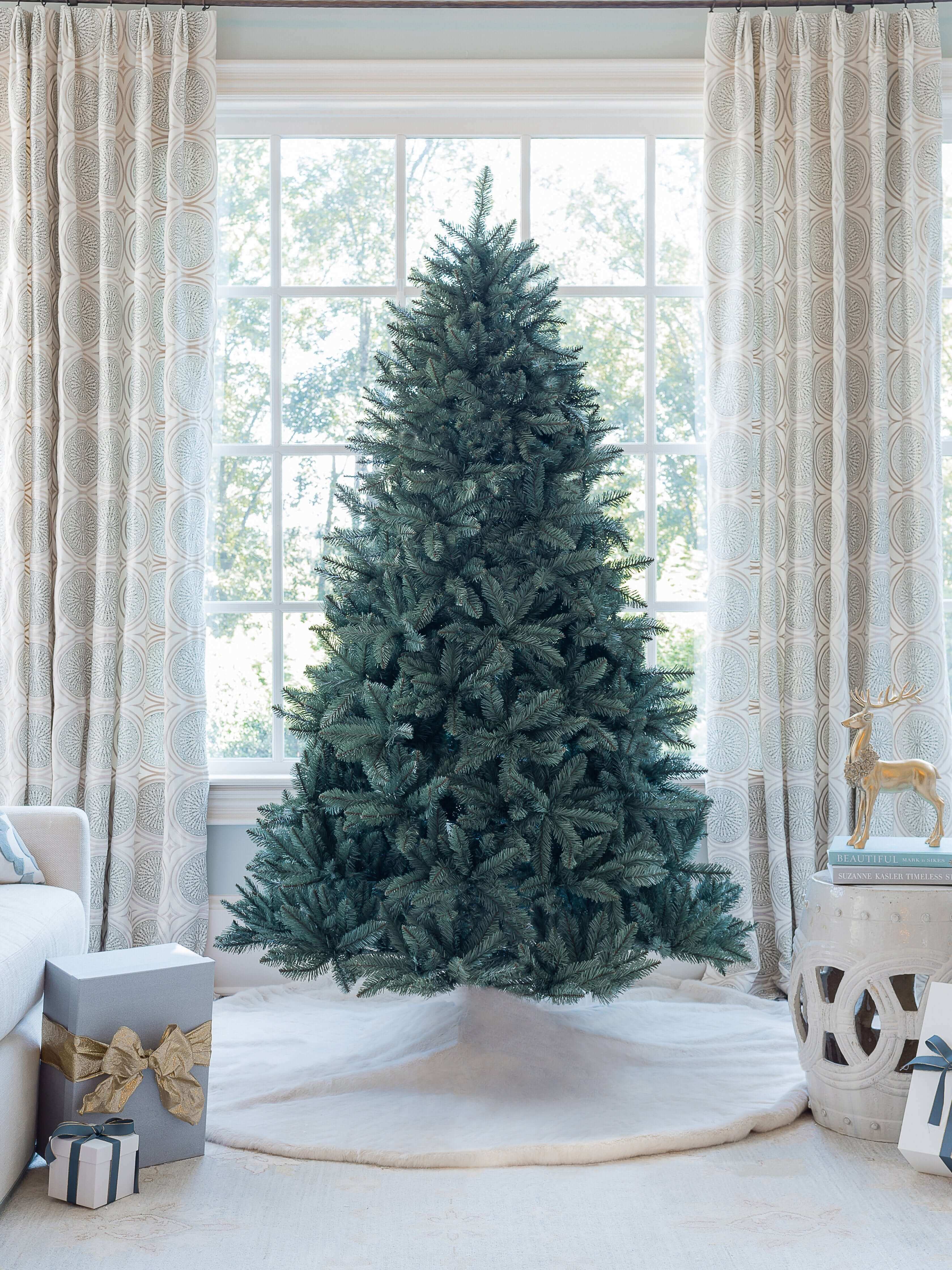 Árvore de Natal Artificial Tribeca Blue Spruce com 550 Luzes LED Branco Quente