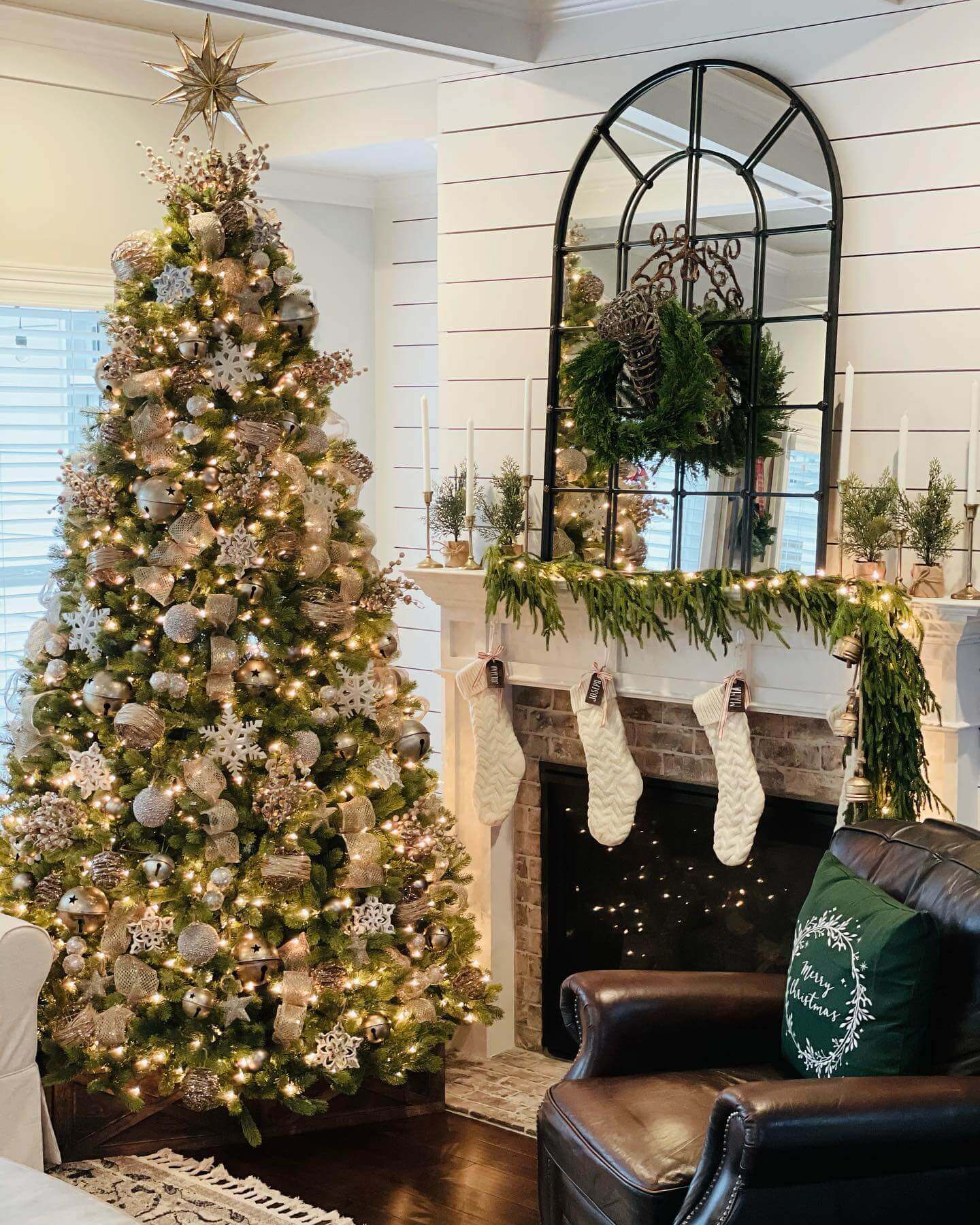 Árvore de Natal Artificial Royal Fir com 1000 Luzes LED Branco Quente e Multicoloridas